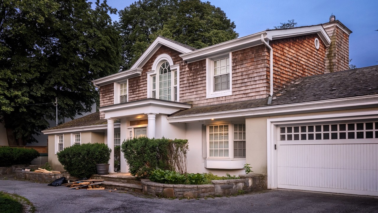 Nicest Kitchen I Have Ever Seen In An Abandoned House!!
