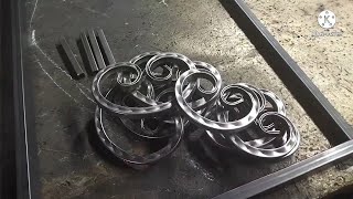 картинка: необычное  изделие из профильной трубы. холодная ковка.