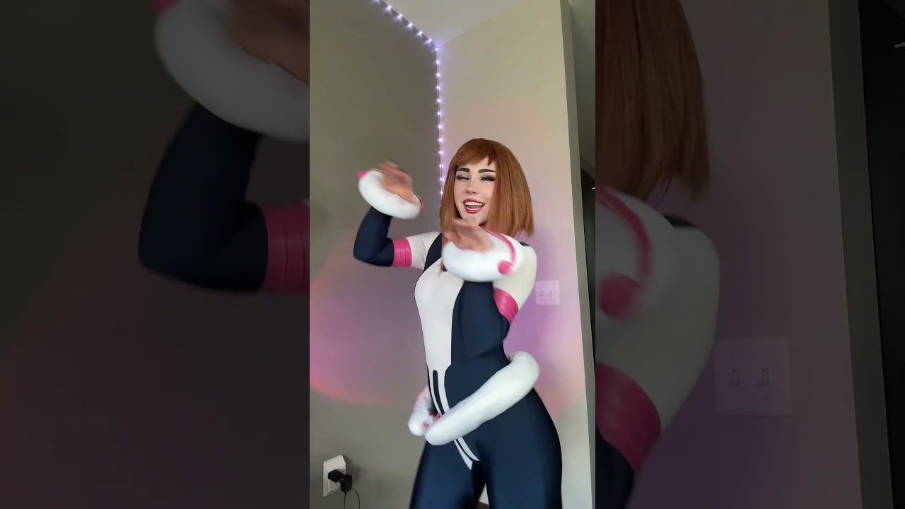 Uraraka Distracts the Enemy with Her Dance🕺 #mha #myheroacademia #urarakaochako #uraraka #cosplay