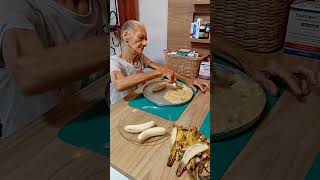 Fazendo Atividades na cozinha.