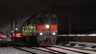 Тепловоз ТЭП70-0355 с поездом №602 Москва-Рыбинск следует по станции Дмитров