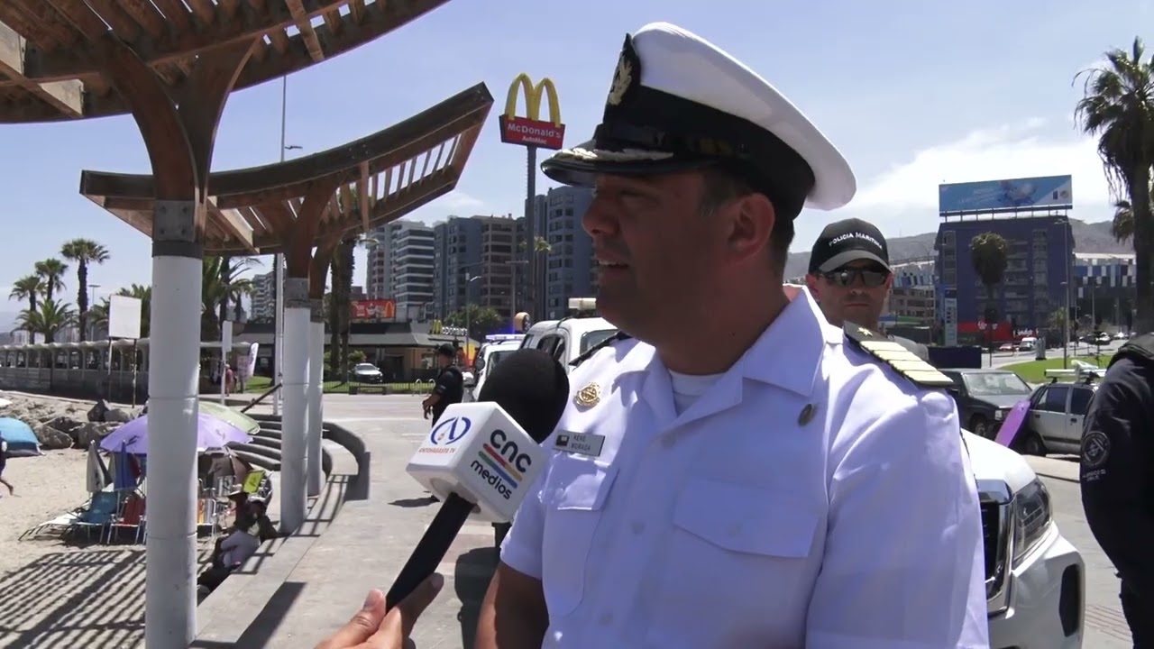 Armada de Chile realiza plan de seguridad a veraneantes en playas de Antofagasta