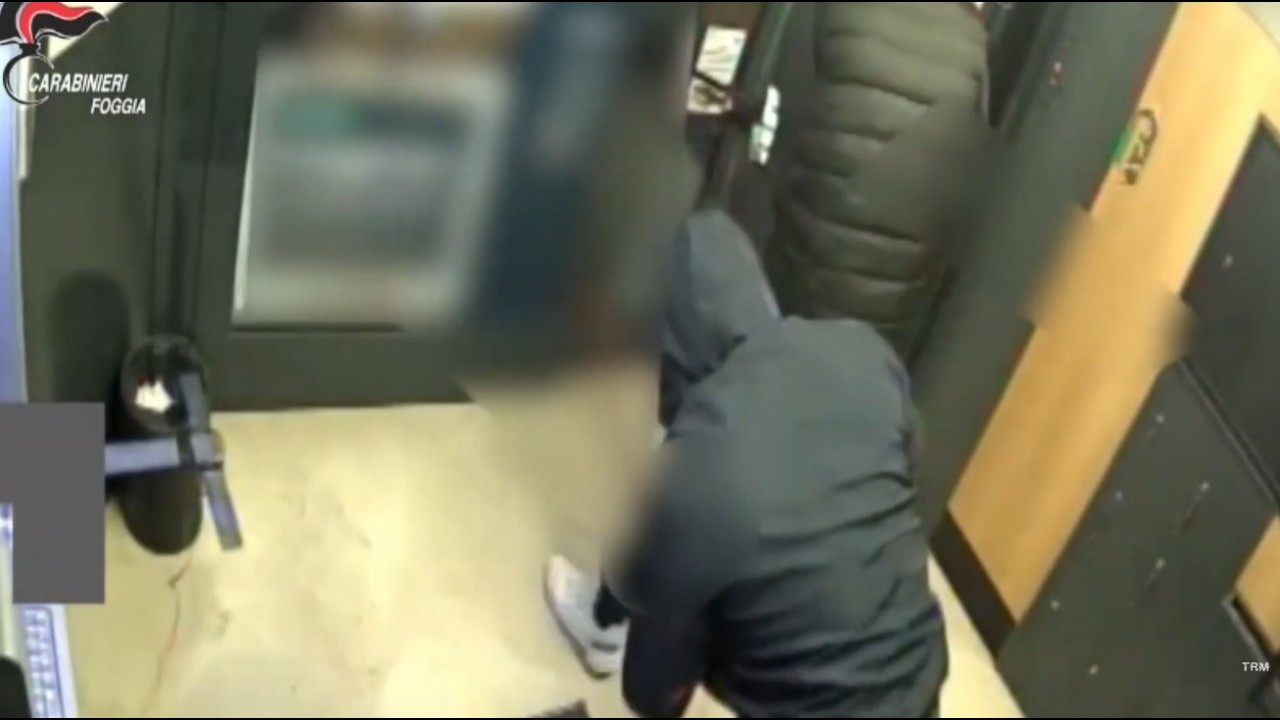 Assalti ai bancomat nel Foggiano: 29 sindaci pronti a dimettersi