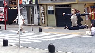 歌舞伎町でも体操してしまう女 #Short