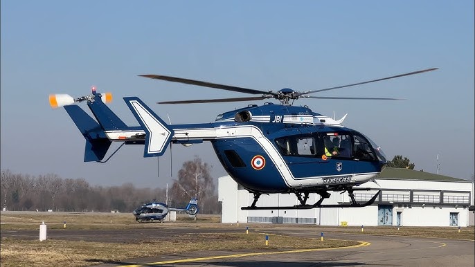 Gendarmerie du Calvados - Venu de Rennes, un hélicoptère EC-135 de