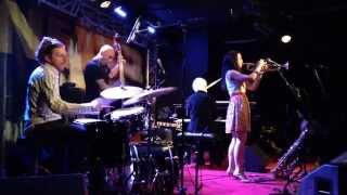 Besame mucho by Andrea MOTIS & Joan CHAMORRO QUINTET @ New Morning Paris chords