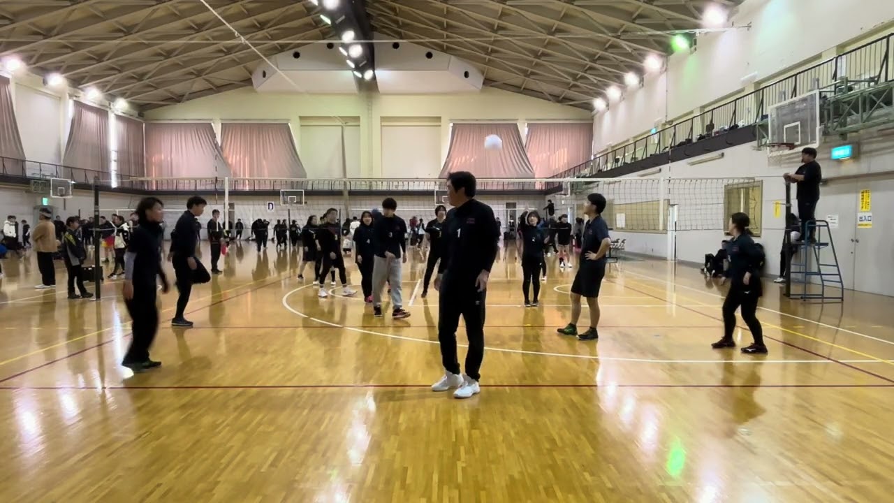 第6回 ルーキーズ主催家庭バレーボール大会　予選① TEAM LUKE VS ペガサス　※1セット目撮れてません