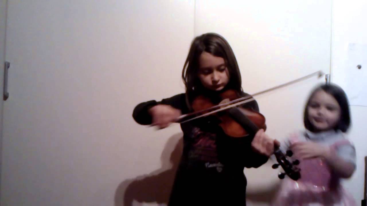 Elisa suona il violino e laura balla 2 YouTube