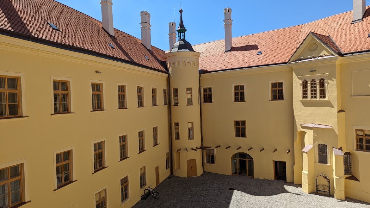 Zámok Hlohovec - A beautiful Chateau Hlohovec in Slovakia 'Full tour' 08/2022