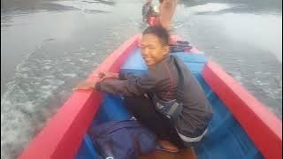 Naik perahu bargas di waduk jangari !!sambil mancing