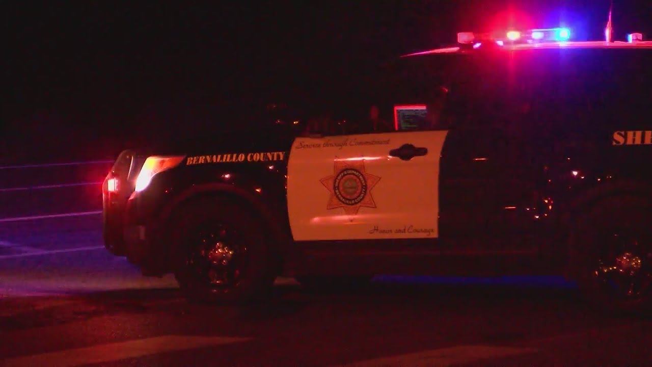 1 dead, 2 motorcyclists injured in southwest Albuquerque crash - YouTube