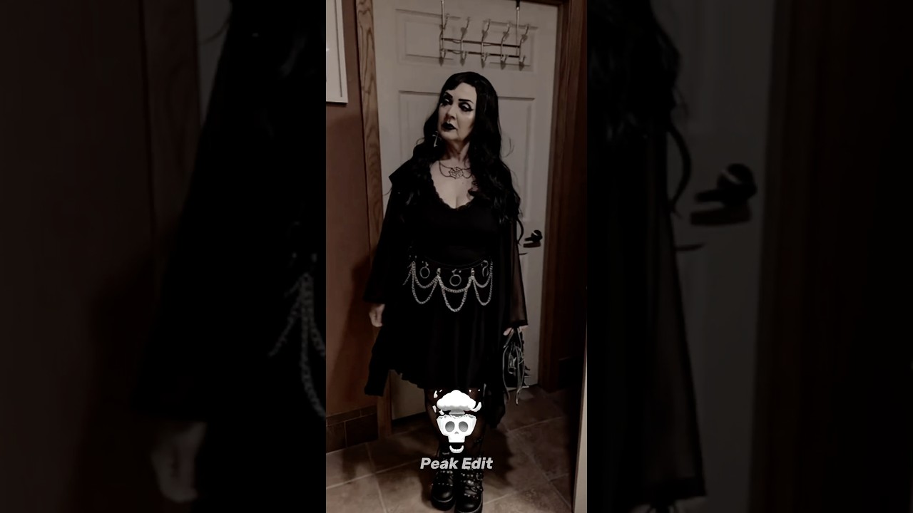 When Moms Dress-up Like Daughters 🤯