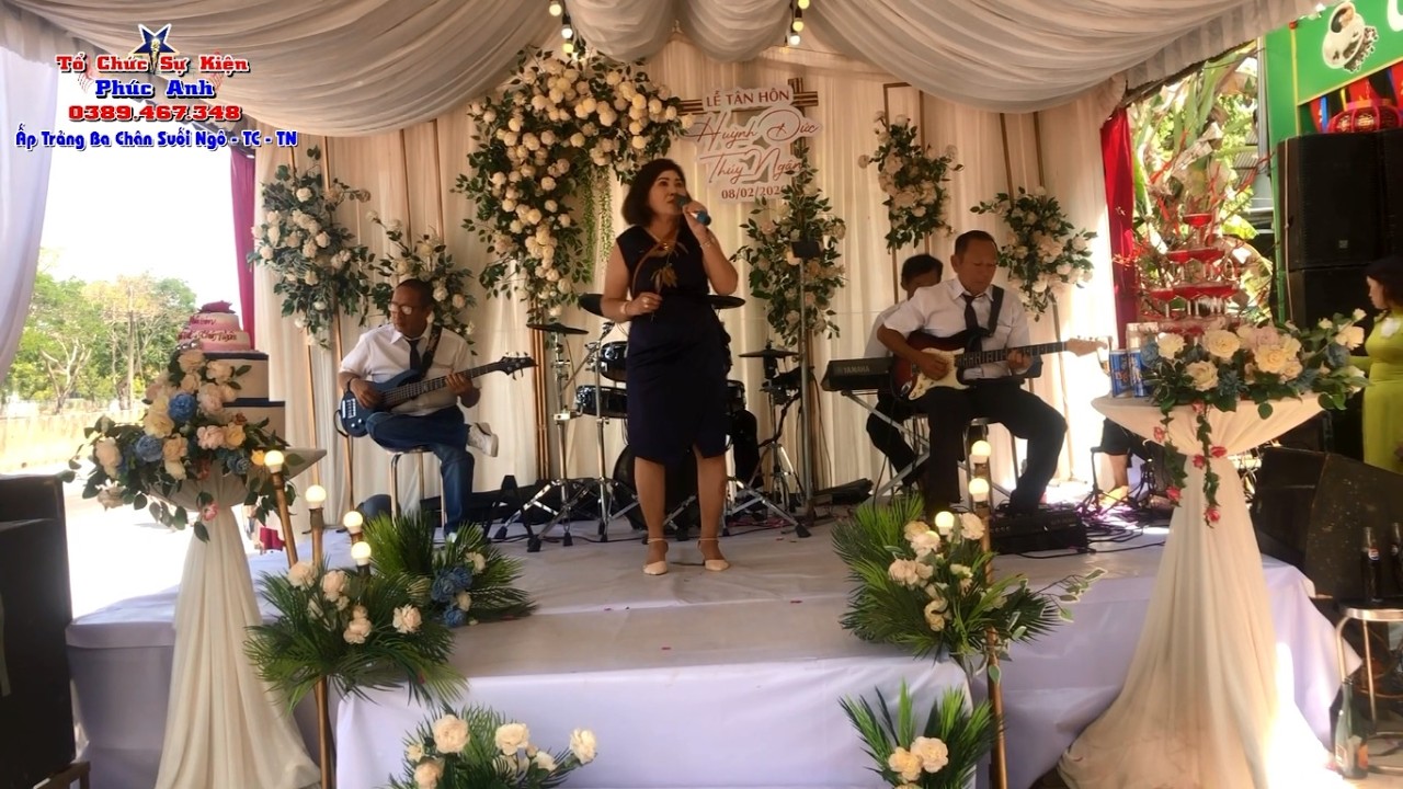 Sầu Đông Cha Cha Qúa Hay. Bend Nhạc Phúc Anh. Show Đầu Năm Qúa Xung. Qúa Hay.