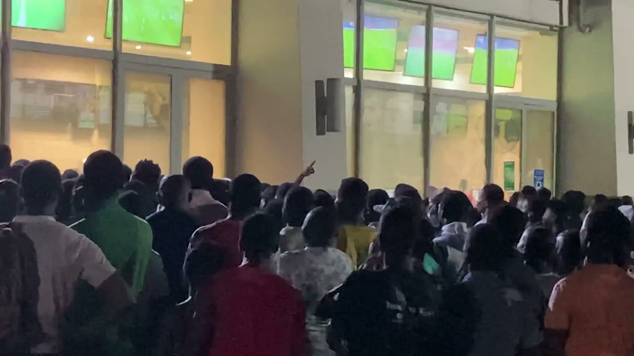 Chelsea fans react to the final whistle in Accra CL Final (Mancity vs Chelsea) 29.5.2021