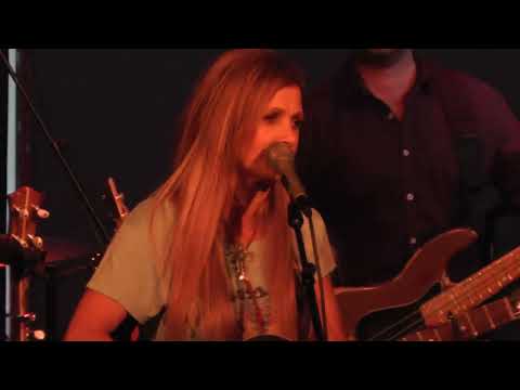 Kasey Chambers "Rattlin' Bones" + Whiny voice banter - live 7/12/17 (4) Northampton, MA