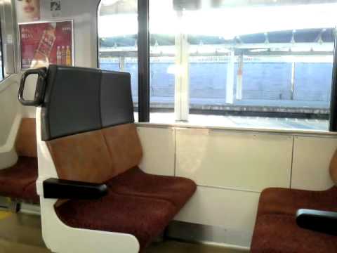 常磐線ひたち野うしく駅での特急スーパーひたち待避