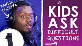 'Are you rich?!': Kids Ask Daniel Kaluuya Difficult Questions