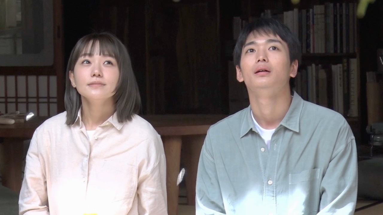 奈緒、青木柚にやさしい「おかえり」伊右衛門で豊かな香りや旨みを楽しむ／サントリー緑茶「伊右衛門」CM＋メイキング