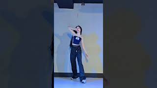 카리나 UP #aespa #karina #up #카리나 #카리나업 #에스파 #kpopdance #karina…