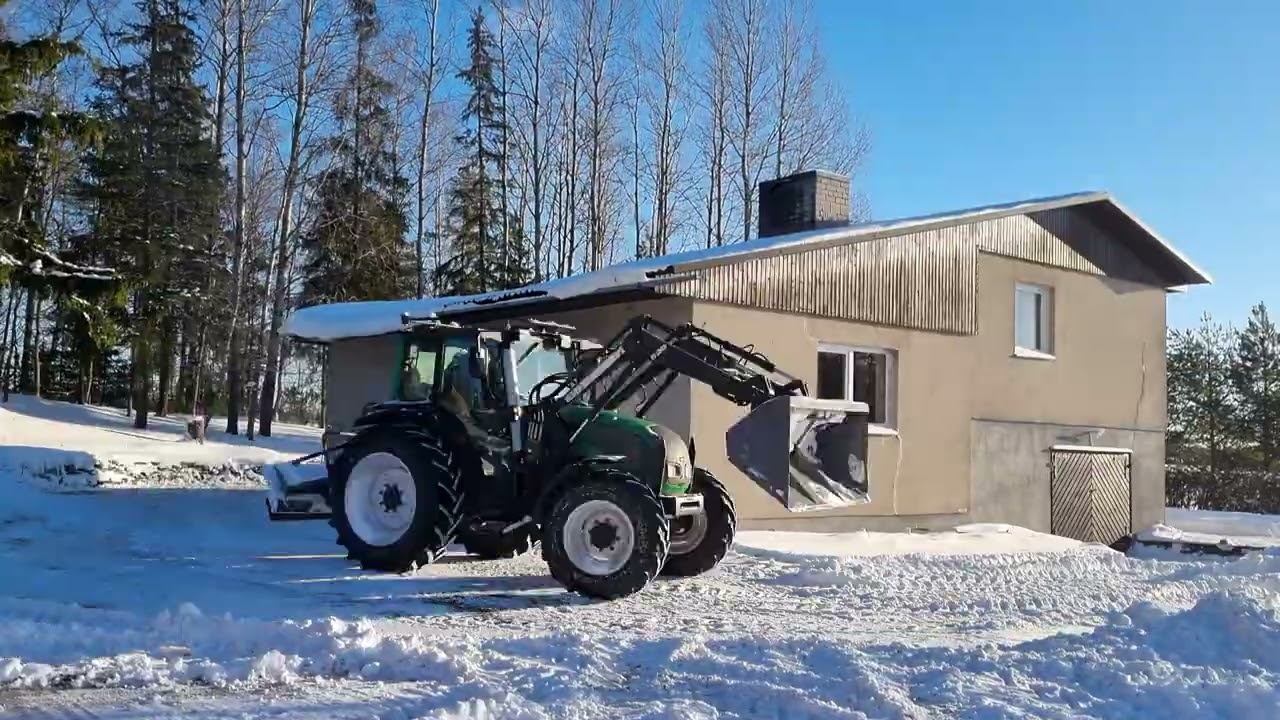 Valtra A95n snow removal 