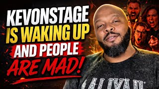 Kev on stage is waking up and people are MAD!!! 😡 