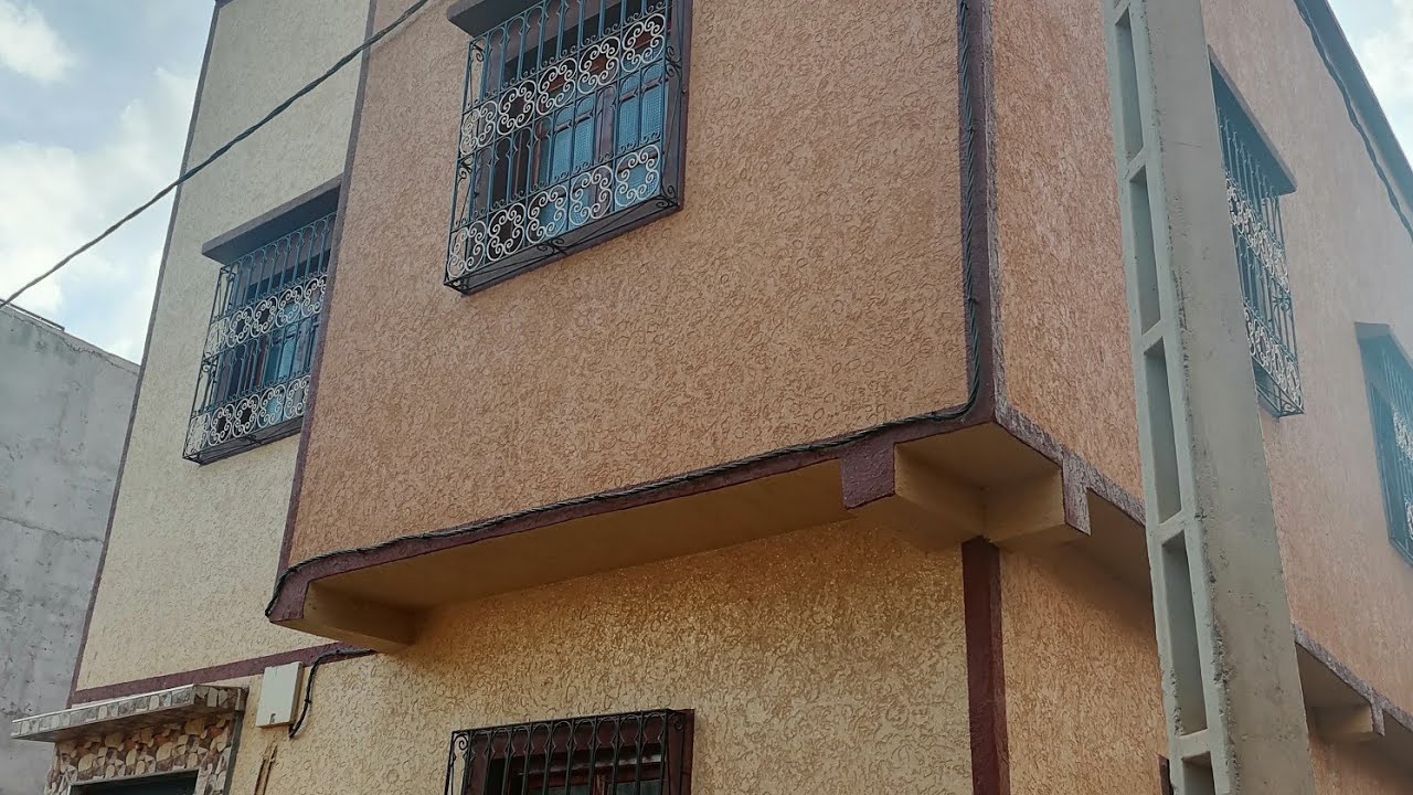 (تم البيع) منزل باقي جديد بمدينة أيت أورير نواحي مراكش الثمن 44 مليون