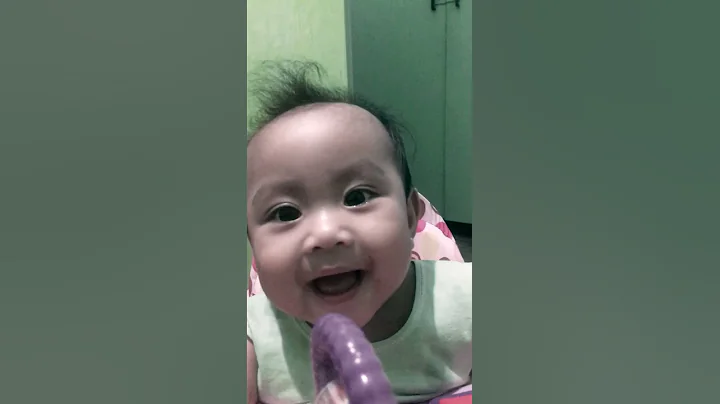 Maxine first youtube video