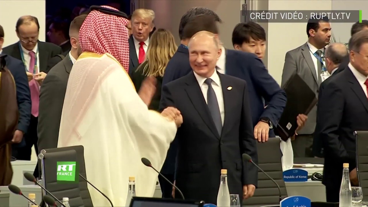 Vladimir Poutine et Mohammed ben Salmane se checkent au sommet du G20