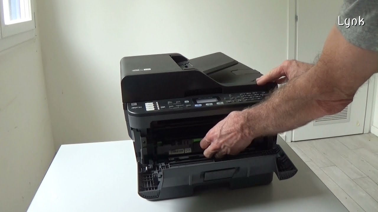 Sustituir el cartucho de toner Brother Multifunction Printers MFC -L2710  L2730 L2750 - YouTube