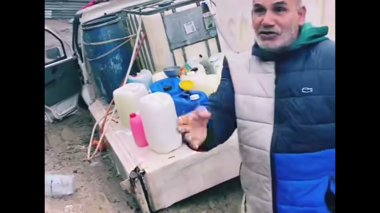 شاهد  كمية الحفر بالطريق في الجزائر ولمادا لا يتحرك المسؤولين