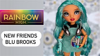 Rainbow High poupée New friends Blu Brooks