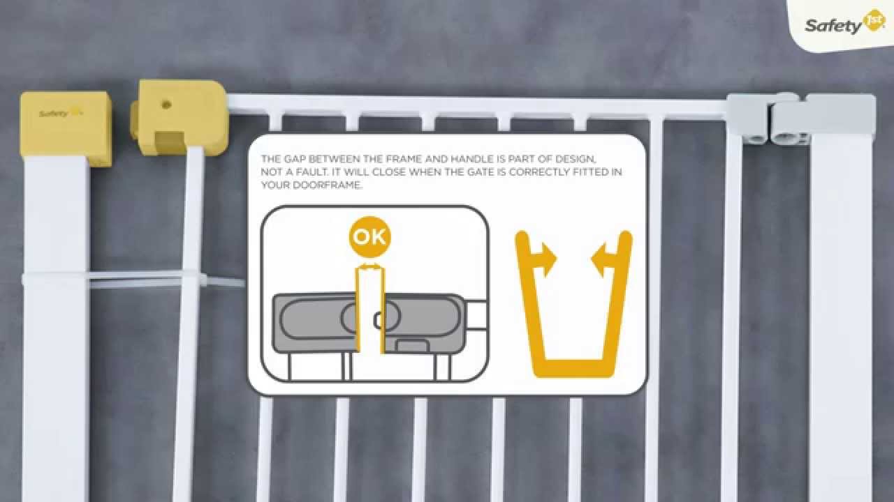 Barrière de sécurité Safety 1st mains libres à fermeture automatique en  plastique blanc de 38 po x 29,53 po GA104WHO1PK