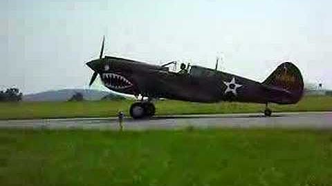 P51 Mustang & Curtiss P40 taxi