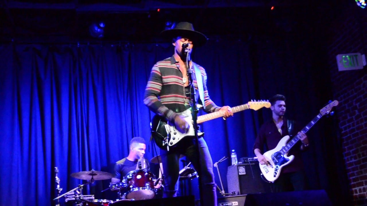 Trevor James and The Groove Crusade live at Molly Malone's