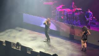 Lelee From SWV Sings How Does It Feel at The MGM Theater