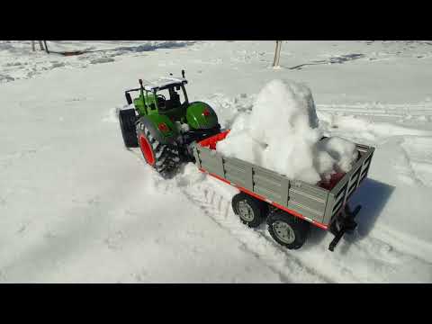 TRAKTÖR KAR ÜZERİNDE