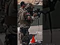 جندي امريكي ينبهر من تصويف الهدف من جندي عراقي