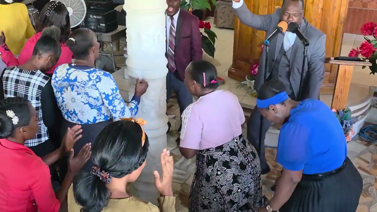 Jésus christ est digne de gloire 