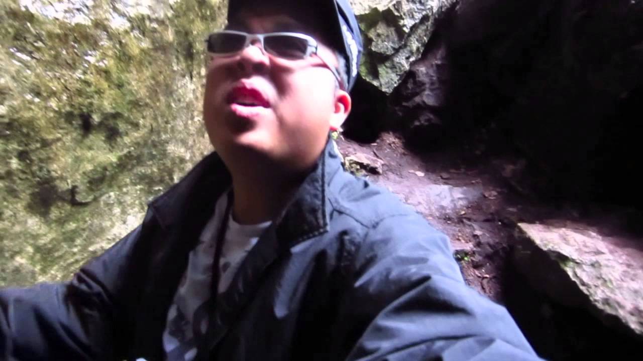 Exploring the Caves at Metcalfe Rock (Live9to5 Daily Vlog)