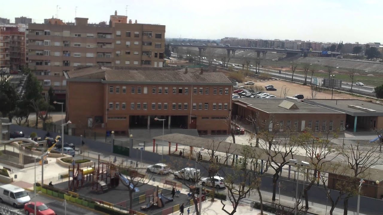 mislata-vista-de-la-plaza-mayor-y-el-colegio-l-almassil-youtube