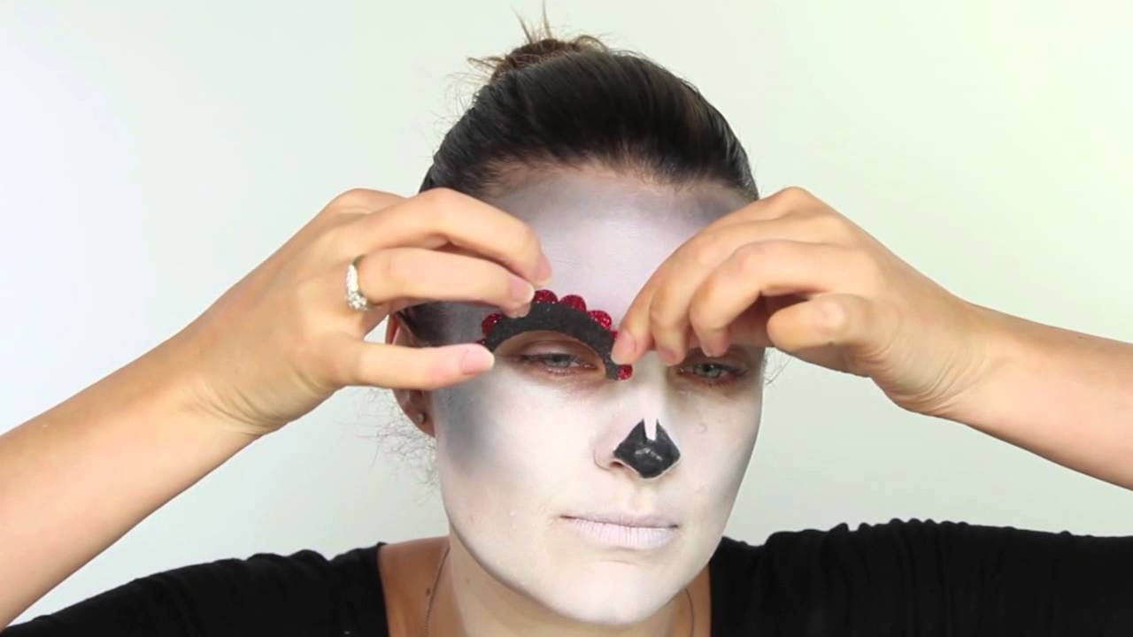 Ad HOW TO Create A Quick Easy Halloween Look With Pixiwoo
