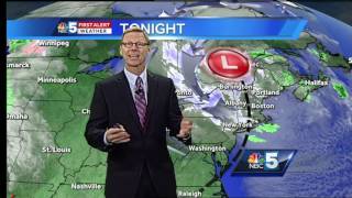 Tom Messner talks with John Hickey in Stowe about the snow. 11.21.16