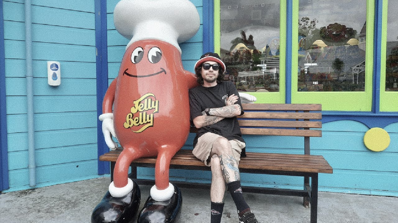 Dopes & MilesHigh Beats - Junk Food (Lyric Video)