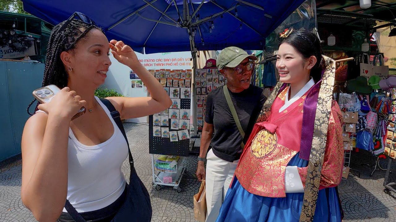회사 피지컬 1위가 한복을 입고 베트남 시내를 나갔더니 사람들의 반응은?