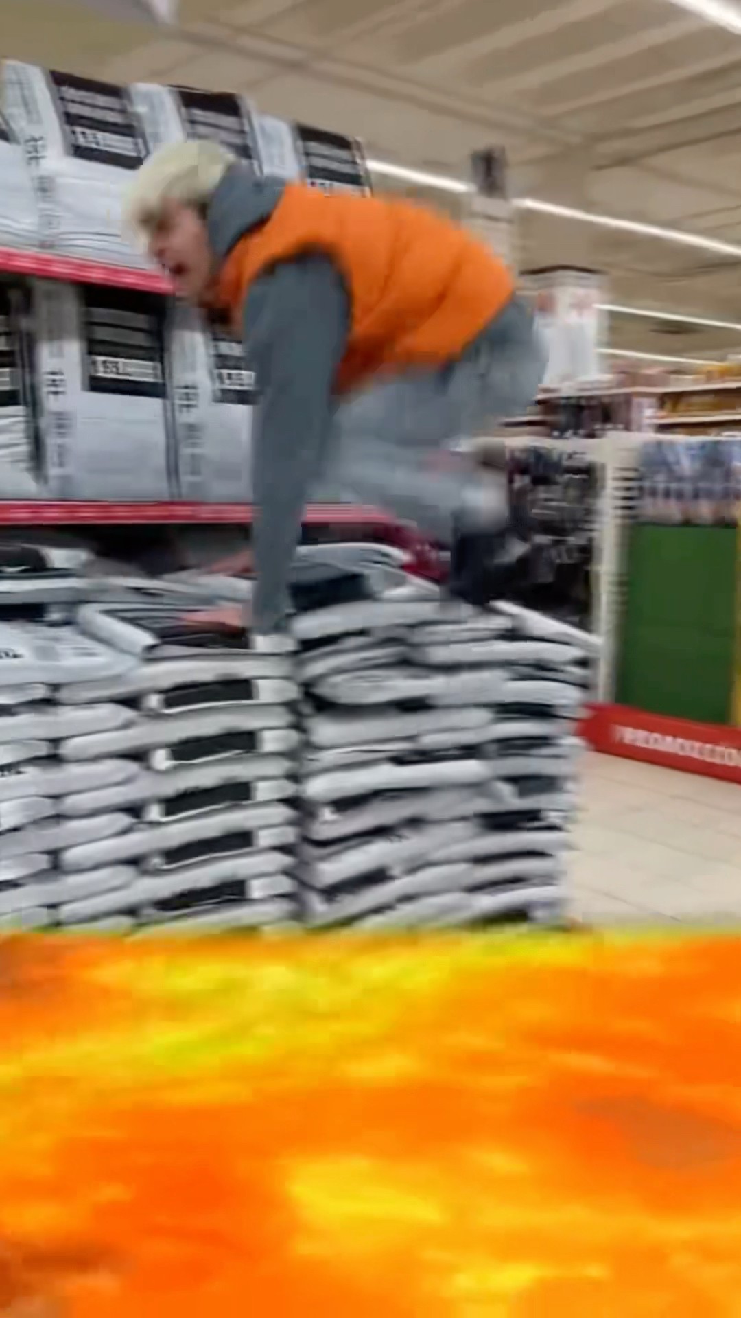 Suelo es Lava en Centro Comercial