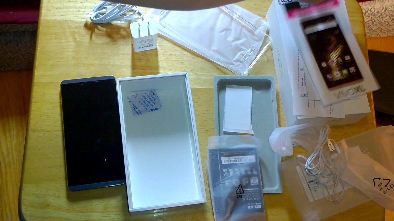 Unboxing the BLU Vivo XL