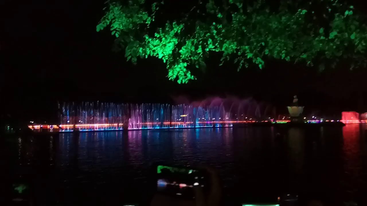 Pertunjukan Air Mancur Sri Baduga Purwakarta
