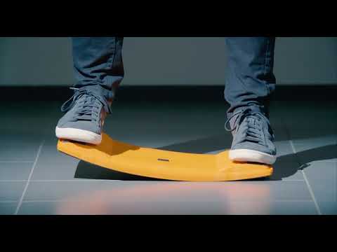 Дошка балансувальна для активного стояння Gymba® Graphite New темно-сірий (Made in Finland), відео 2