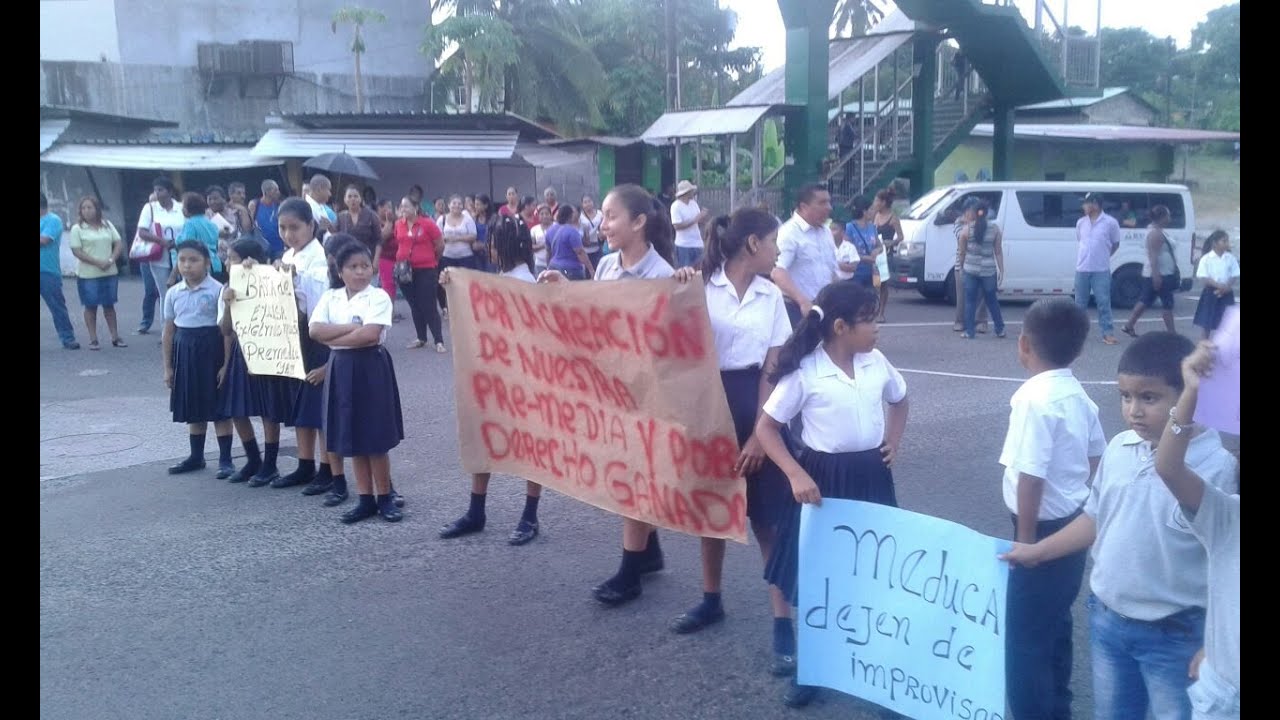 Protesta en la comunidad del 20, en Colón por mejoras a centro ...