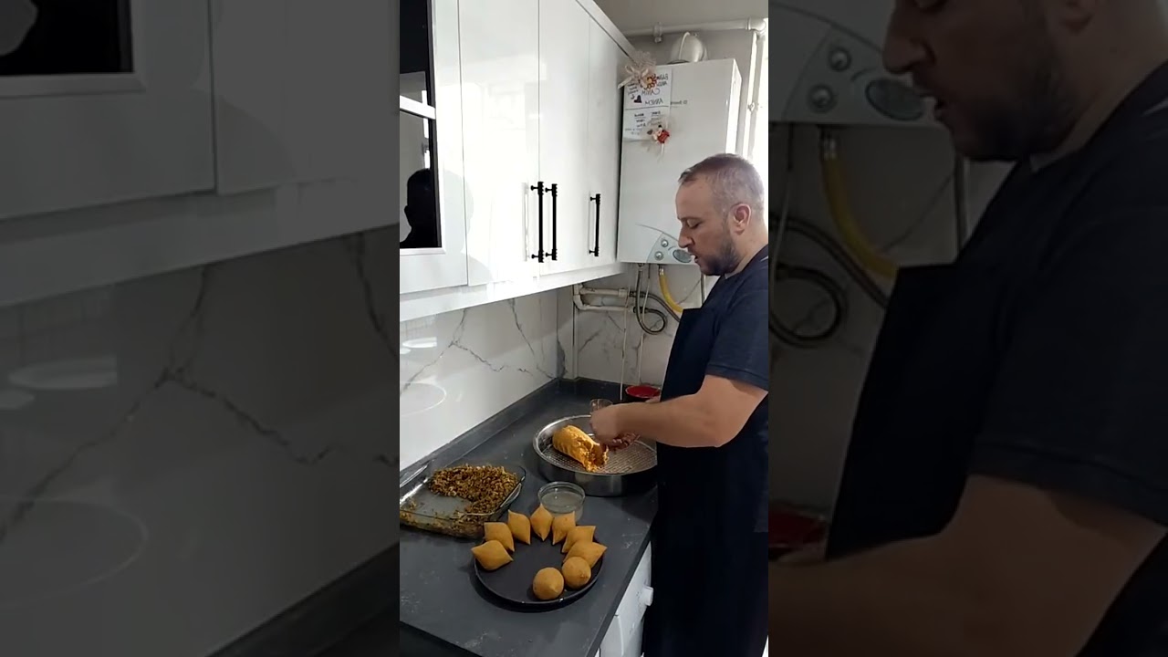 İçli köfte benim işim😋 #tarif #food #yemektarifleri #pratiktarifler #yemek#enfesyemektarifi#cooking İçli köfte benim işim😋 #tarif #food #yemektarifleri #pratiktarifler #yemek#enfesyemektarifi#cooking